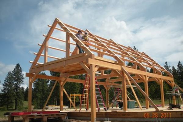 Oregon Builder Chooses RAYCORE Roof Panels for Timber Frame